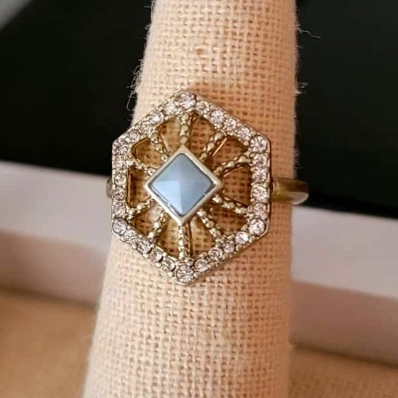 Chloe + Isabel Portico ring size 7 - Picture 1 of 1